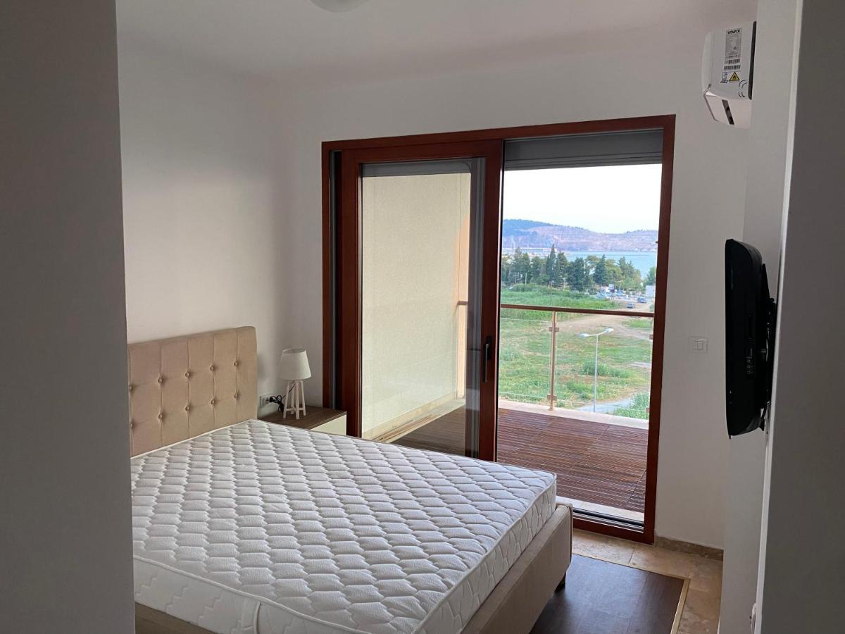 Bitcoin And Ethereum Deluxe Apartments Bar Exterior photo
